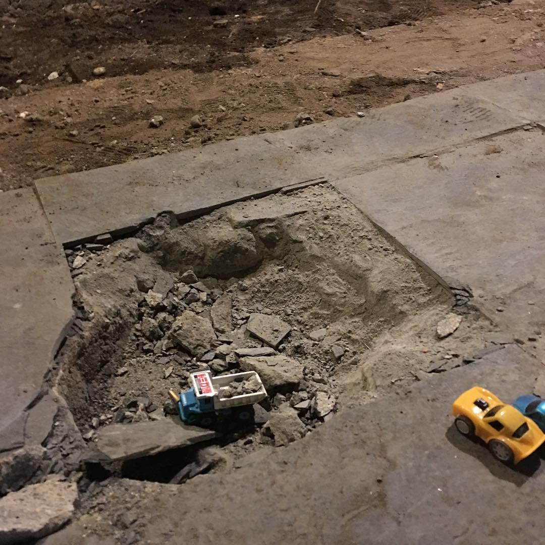 #契約農家＃バル #ワイン先週からやっと解体作業が始まりいよいよ今日から本格的な内装外装工事が始まりいよいよスタート感をじます( ›◡ु‹ )プロの仕事は見てても飽きないので他の準備が遅れないようやらないと