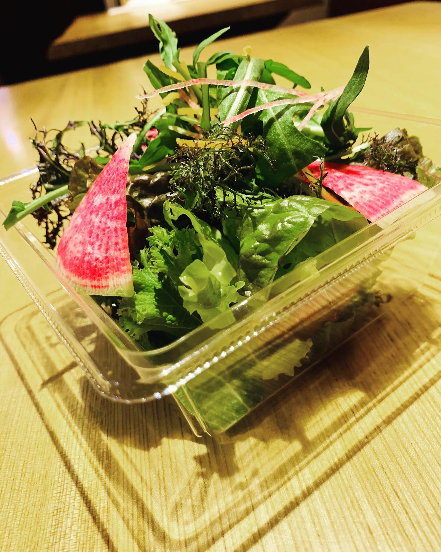 テイクアウトのご予約をたくさんいただき、ありがとうございます。

本日4月7日のディナータイムは、ご予約のテイクアウト準備のため、誠に勝手ながら休業とさせていただきます 
緊急事態宣言が発令され、あと何時間か後に施行されます。幸いにも、栃木県は対象地域ではありませんが、各方面で少なからず影響は出てくるかと思います。
大変な時期ではありますが、共に乗り越えていきましょう！