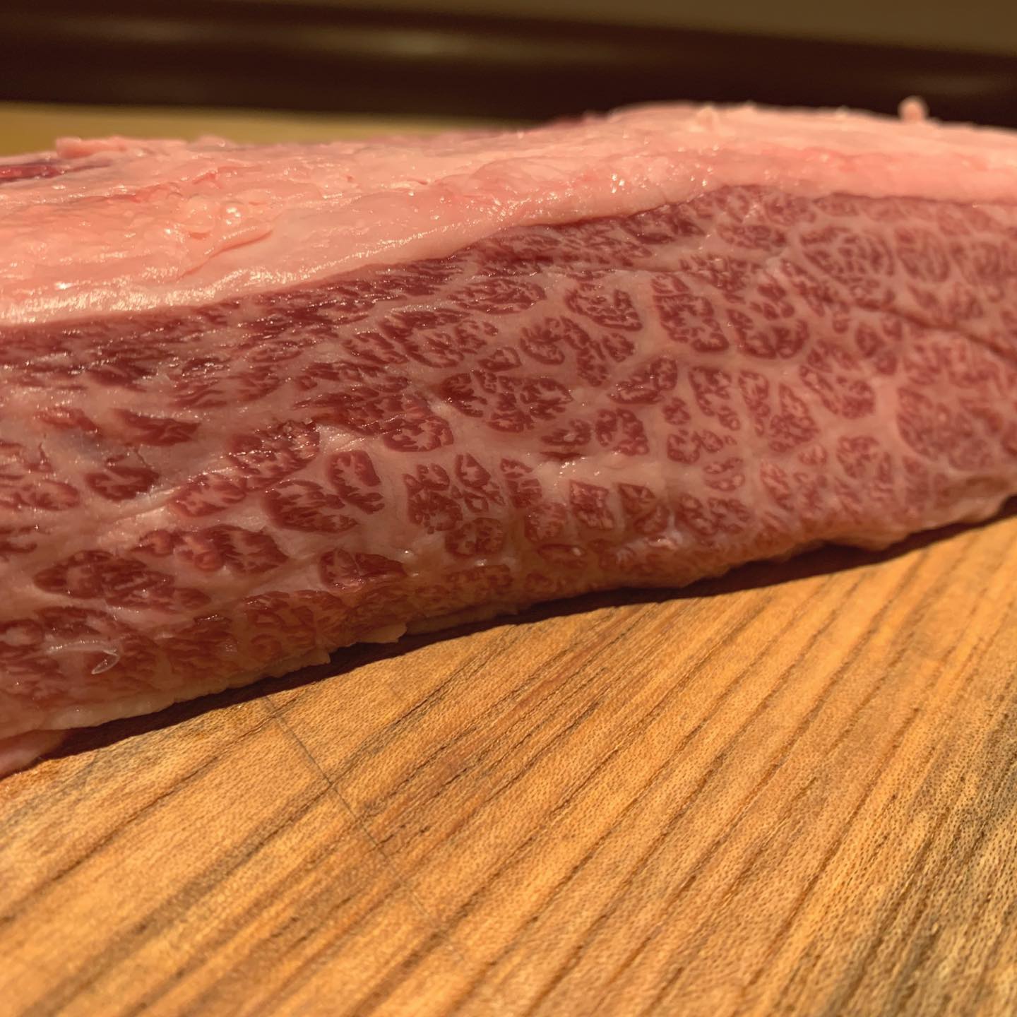 本日より、国産牛のグリルで使用するお肉が、和牛肉となります

お値段据え置き！
普段であれば、このお値段ではご提供できないのですがこんな時だからこそ、美味しいものを食べて元気になってほしい！と思い、特別価格でご用意しました！

無くなり次第終了となります 
おうちで美味しく楽しく召し上がってください🤗