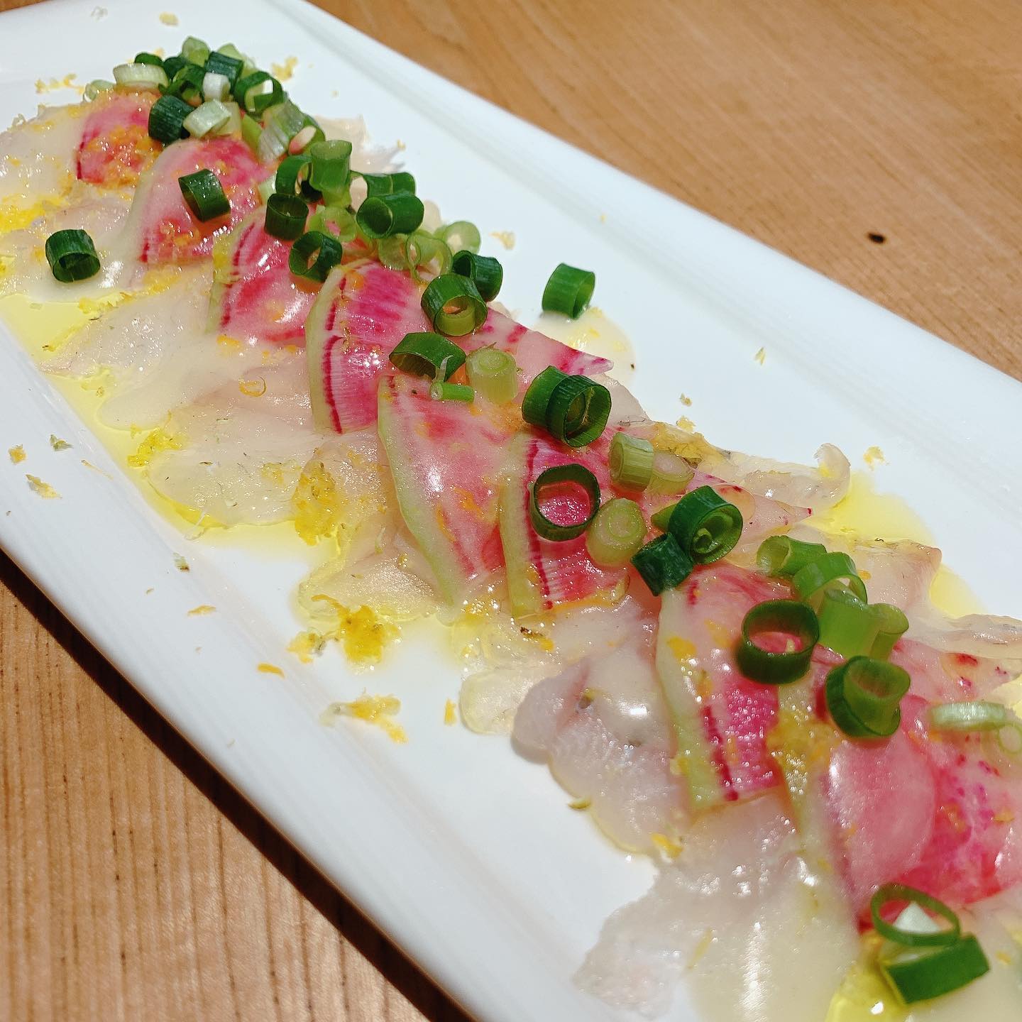 本日7月6日より、数量限定で
《天然ヒラメのカルパッチョ　¥580》
でご提供いたします🤗

無くなり次第終了となりますので、ご了承ください

柚子の風味がふわっと香る、爽やかな一皿です。ぜひお試しください