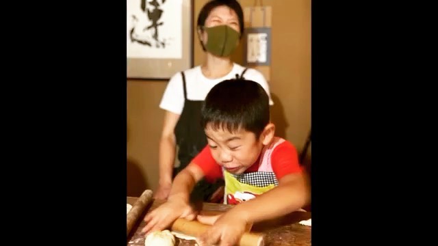 先日わたらせテレビで放送されていた、モリジリパンさんと北仲キッズのナン作り

キッズ達、テンション高く頑張ってました🤗
次回はTSUMIKIでナンサンドを作ります。お楽しみに。

今日は月曜日！
生ビールとカルパッチョが半額です！
ぜひお越し下さい