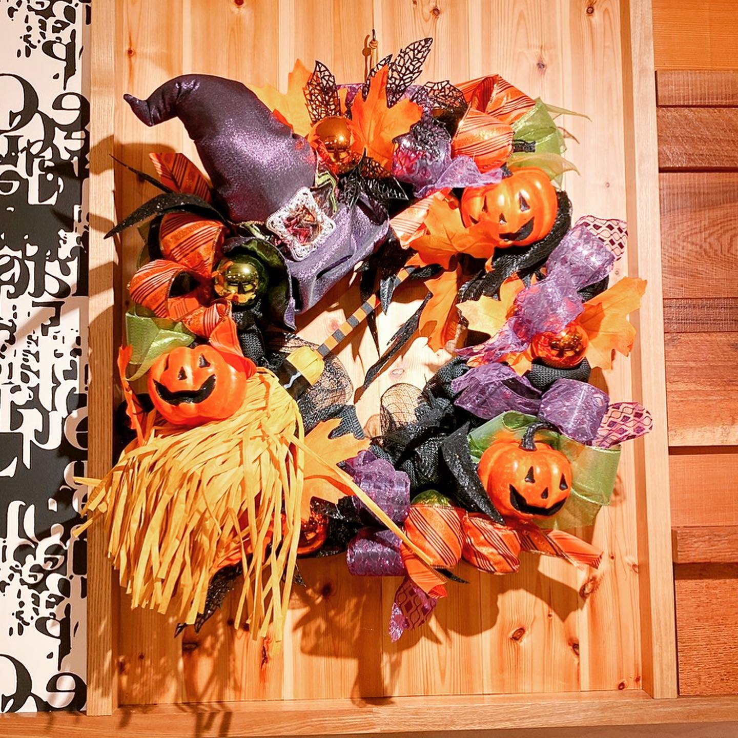 店内はすっかりハロウィン仕様になりました

今日は土曜日！
皆様1週間お疲れ様でした^_^

TSUMIKIの土曜日は、
ボトルワイン30％off
メイン料理30％off
生ハムMサイズが380円
と、お得になっております！

ご友人・ご家族で楽しく食事するならTSUMIKIに！って事で、皆様のご来店お待ちしております🤗

テイクアウトも随時承ります！
お家でゆっくりTSUMIKIの味をお楽しみいただけます。こちらもぜひご利用ください