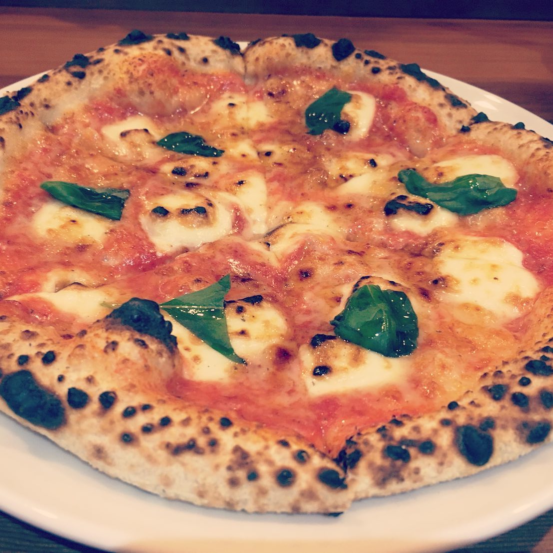 クリスマスオードブルは、大好評につき、残り５食となりました

ご予約のお客様はお早めにどうぞ

その他、ピザのテイクアウトも承ります！
・マルゲリータ
・５種のチーズのピザ
・シラスとネギのスモーク風味
・カマンベールとノチェロ（クルミ）
・リンゴとナッツのデザートピザ

です。
通常、包装代をいただいておりますが、２４日２５日２６日に限り、包装代サービスといたします。

今年はやはりおうちでクリスマスを迎えられる方が多いみたいですね
ぜひ、TSUMIKIのお料理で食卓を飾ってください♪