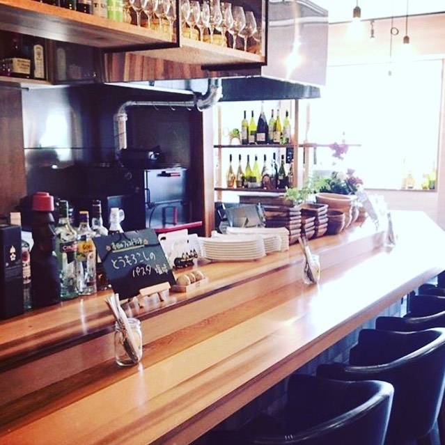 近ごろは緊急事態宣言も明けて、少しずつ普段の日常を取り戻しつつありますね。

TSUMIKIでは、2月22日より営業時間を変更して営業いたします。

ランチ　11時30分〜15時(14時ラストオーダー)
ディナー　17時30分〜22時(21時ラストオーダー)

店内は空気清浄機や加湿器、各テーブルにアルコール消毒液の設置、ソーシャルディスタンスを保ったご案内等、感染症対策を引き続き継続して営業いたします。

お客様のご来店をスタッフ一同、お待ちしております。