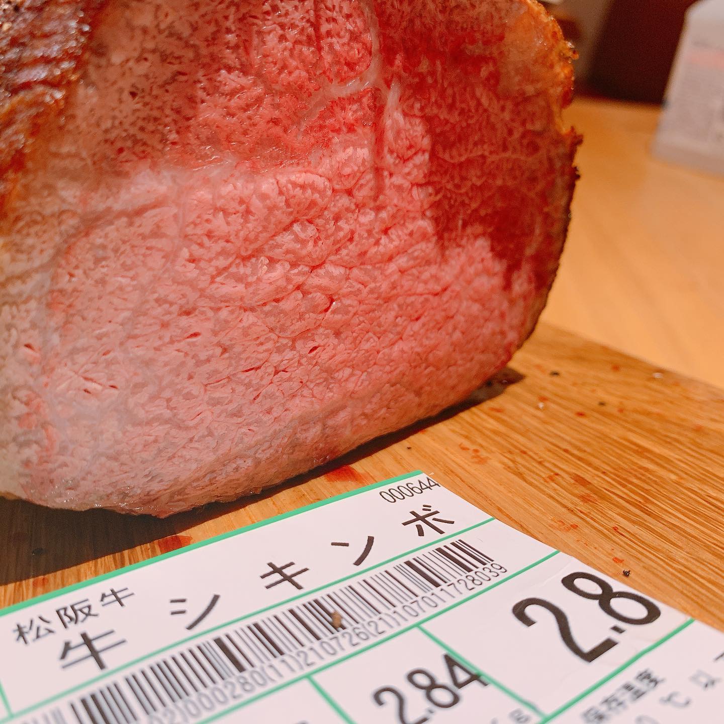 おはようございます。
期間限定でローストビーフは松坂牛に数量限定ですのでお早めに！
本日３０日と９月２日は従業員のワクチン接種のため臨時休業いたします。