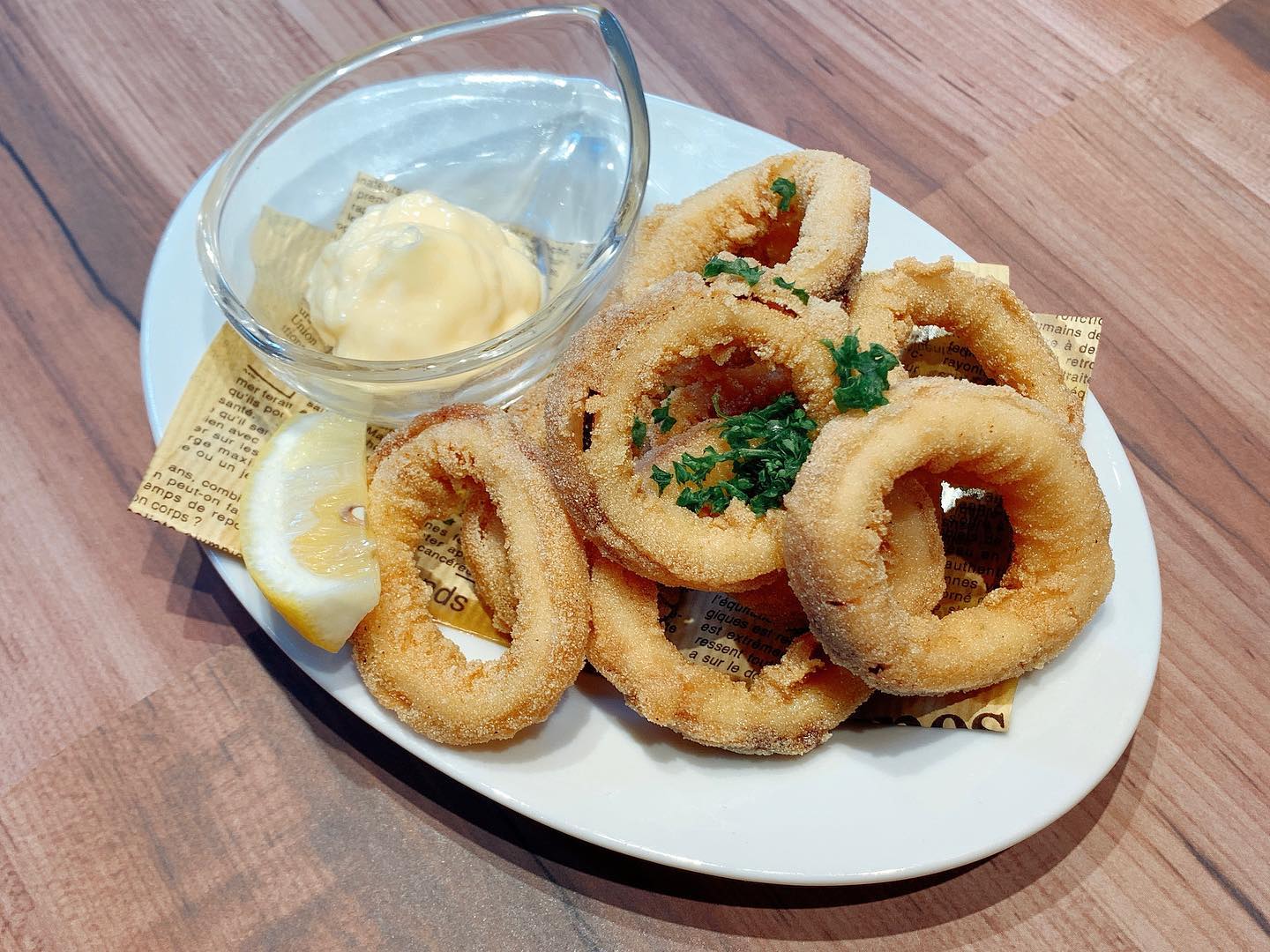 2022.06.21

新メニューも好評のようで、たくさんのお客様が写真を撮ってくれています
インスタはもちろん、Googleにもいろんな写真が載っていて…。

みなさん上手だなー

と思いながら見ています。
写真をアップしてくださる皆様、いつもありがとうございます🥰

新メニューに変わってから、自慢のバーニャカウダーや契約農家のサラダはもちろん、
・カラマリフリット
・シャルキュトリープレート
・４種チーズのブルスケッタ
・玉ねぎとイベリコ豚のタルトフランベ
・ビーツの悪魔パスタ🌶

などがよく出てますねー。

TSUMIKIに寄った際は、ぜひ一度お召し上がりください♪