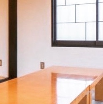 2023.1.20
ツミキの2階席は、今日も陽当たり良好です🤗
お子様連れのお客様や、大人数のご宴会にオススメです。
(写真は仕切りを取り払って、2部屋を繋げた状態です。)
普段は個室のようになっているので、広々安心してご利用いただけます。
大変人気のあるお席なので、ぜひご予約ください
#ワイン