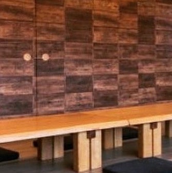 2023.1.20

ツミキの2階席は、今日も陽当たり良好です🤗

お子様連れのお客様や、大人数のご宴会にオススメです。
（写真は仕切りを取り払って、2部屋を繋げた状態です。）

普段は個室のようになっているので、広々安心してご利用いただけます。

大変人気のあるお席なので、ぜひご予約ください






#ワイン　