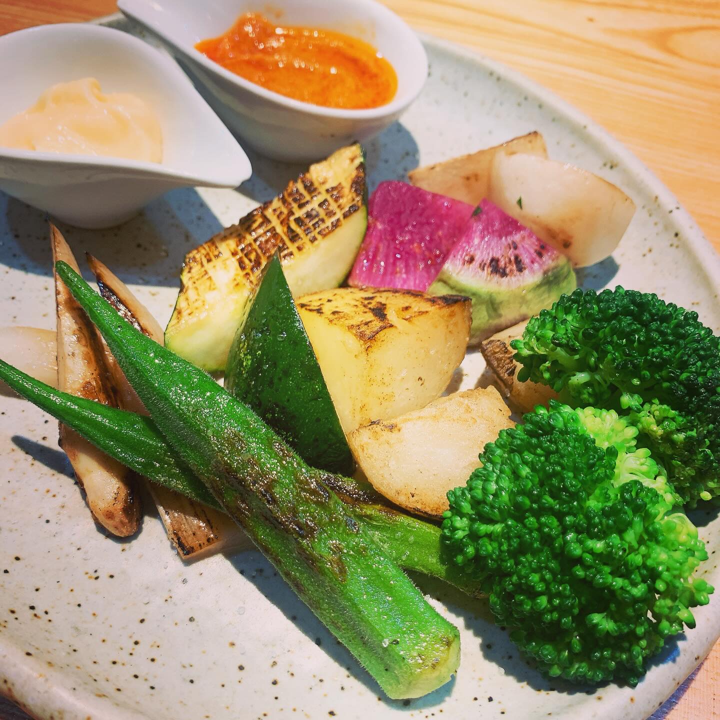 2023.10.03

季節もだんだん秋めいてきました。
朝晩が大分涼しくなりましたね。

TSUMIKIは『食欲の秋』大爆発です
メニューが変わり、お野菜メニューも豊富にご用意しております。
もちろん、定番メニューのバーニャカウダーや和牛のグリルも健在です️

秋の夜長にツミキで楽しくお食事しませんか？
ご来店お待ちしております♪






#ワイン　