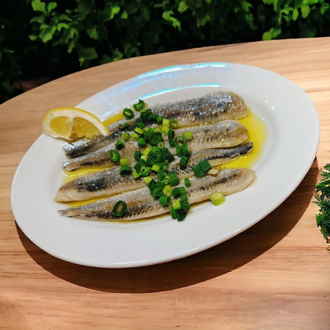 いつもご来店ありがとうございます

メニューのご紹介！

○いわしのレモンマリネ

カルシウム、ビタミンなどの栄養が豊富です️
イワシとレモンの相性が良くさっぱりと食べられます🍋

お酒のつまみなどにどうぞ〜( ^^ )






#ワイン　