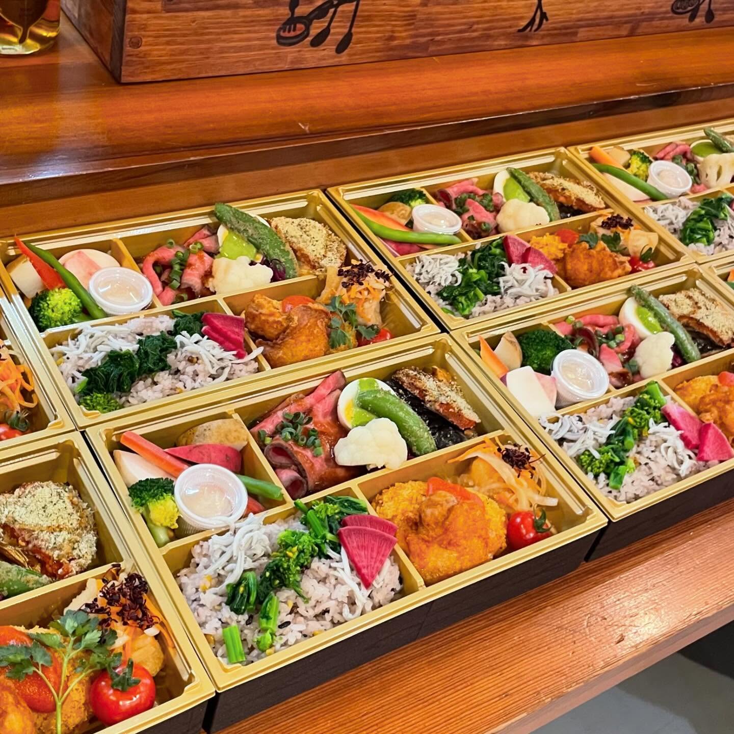 TSUMIKIのお弁当

お弁当のご予約も承っております！

￥1500（税別）
￥2000（税別）
他ご予算に合わせてお作り

️からお選びいただけます🏻‍♀️

お野菜、お肉、お魚など栄養もボリュームも
満点なお弁当 ぜひ食べてみてください

※2日前までのご予約制になります。
お電話、DMにてご予約お待ちしております( ^^ )






#ワイン　