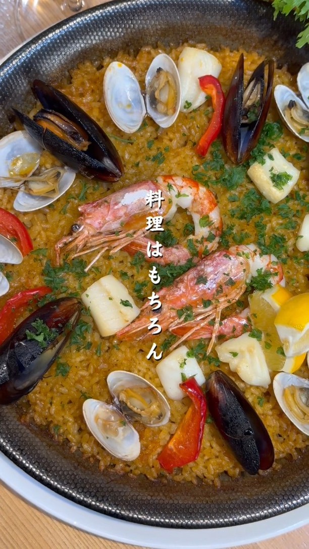 ～皆様に第二の食卓を～

栃木県足利市のTSUMIKIは、路地裏の隠れ家ダイニングバー。
木の温もりと和の外観が調和した空間で、リゾート地のようなリラックスした雰囲気を提供します

契約農家から届く新鮮な旬野菜を使った自慢のバーニャカウダーや、創意工夫で仕上げた料理が魅力！！

自然派ワインや自家製リモンチェロ、自家製サングリアなどのドリンクメニューも豊富です

フレンドリーな接客で、心温まるひとときをお届けします
栃木県足利市で皆様のご来店をお待ちしております！！

足利市雪輪町/TSUMIKI