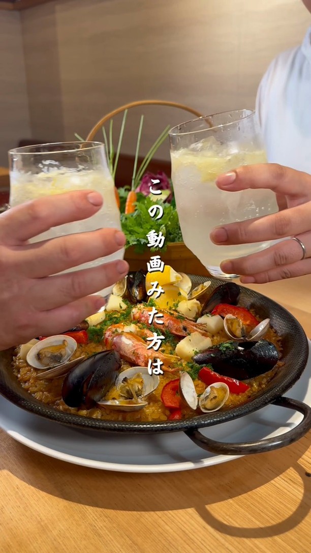 ～皆様に第二の食卓を～

栃木県足利市のTSUMIKIは、路地裏の隠れ家ダイニングバー。
木の温もりと和の外観が調和した空間で、リゾート地のようなリラックスした雰囲気を提供します

契約農家から届く新鮮な旬野菜を使った自慢のバーニャカウダーや、創意工夫で仕上げた料理が魅力！！

自然派ワインや自家製リモンチェロ、自家製サングリアなどのドリンクメニューも豊富です

フレンドリーな接客で、心温まるひとときをお届けします
栃木県足利市で皆様のご来店をお待ちしております！！

足利市雪輪町/TSUMIKI