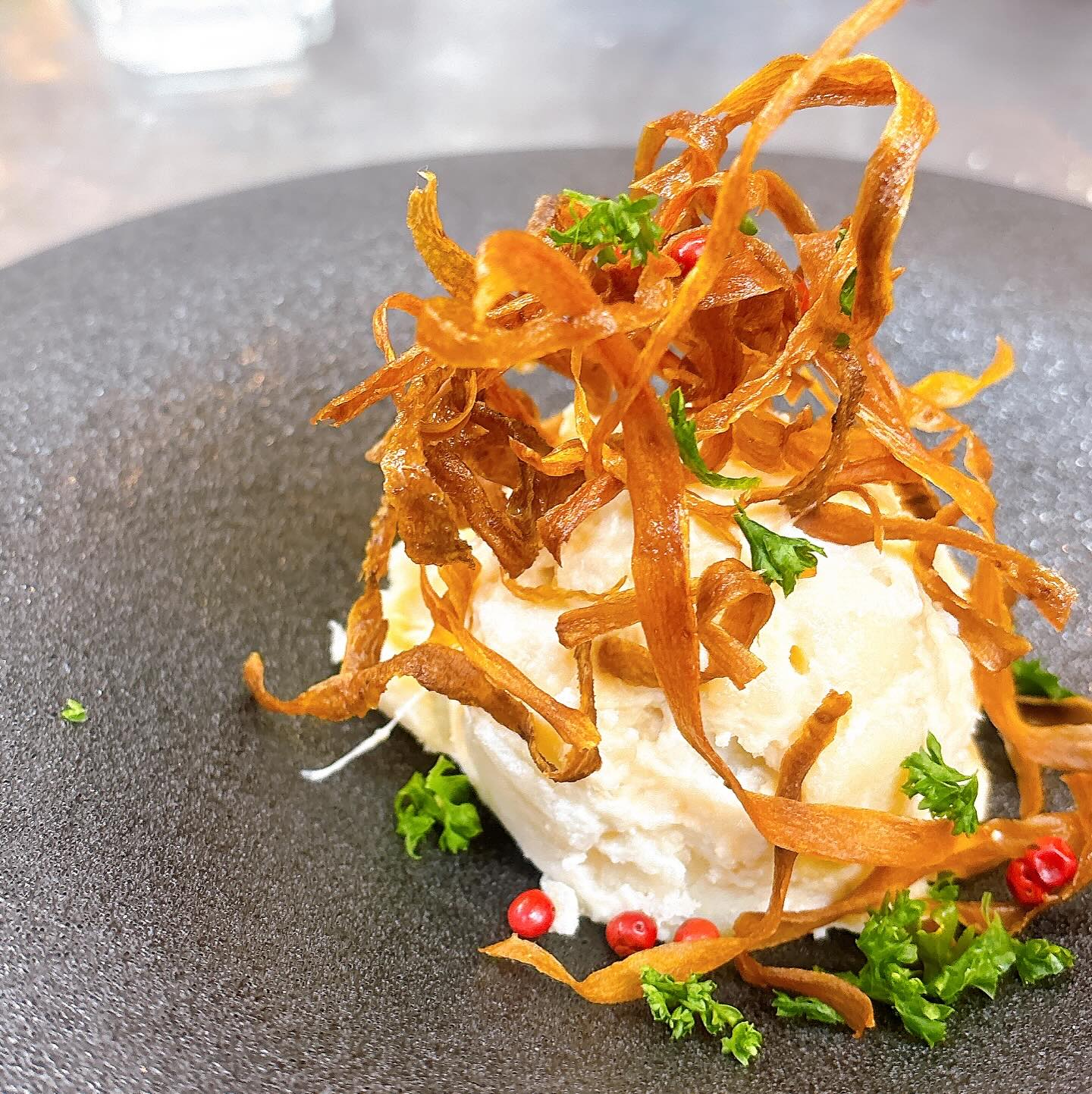 2025.7.14

台風接近でどうなるかと思いましたが、事なきを得ましたね

TSUMIKIのメニューも台風の如く、リニューアルしました️
季節の野菜を使ったメニューが盛りだくさん
見た目も華やかなメニューが増えて、今まで以上にみんなでお食事するのが楽しくなります

週末はご予約が重なる日が多く、ご予約いただいた方が確実にお席のご用意ができます前日までのご連絡であれば、InstagramのＤＭにて受付できます。ぜひご利用ください。

️お知らせ️
7月17日木曜日は、都合により臨時休業とさせていただきます