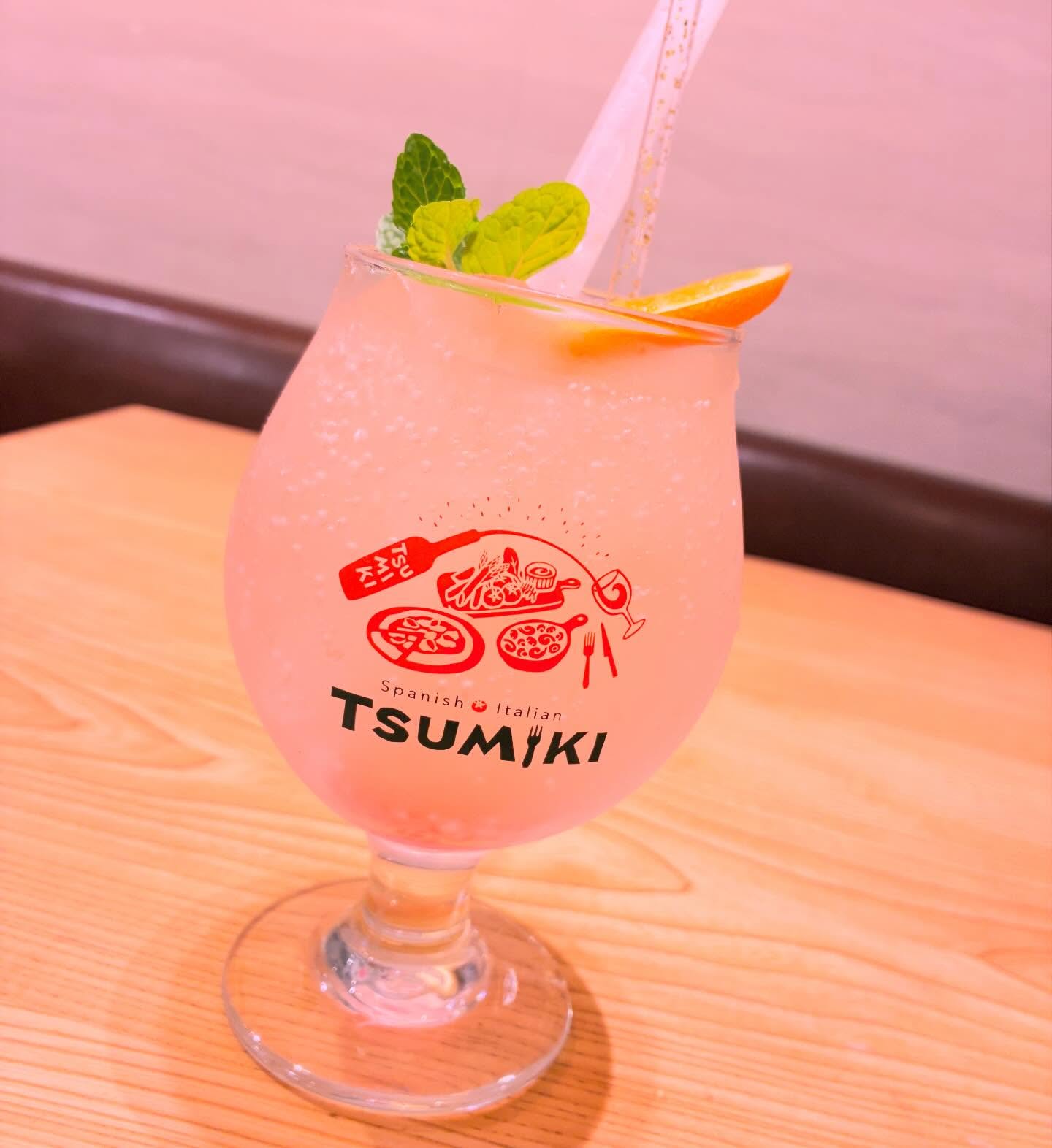 2026/03/05🥕⸝⋆

⎯⎯⎯⎯⎯⎯⎯⎯⎯⎯⎯⎯⎯⎯⎯⎯⎯⎯

おはようございます

昨日からスタートした新しい
果肉ドリンクのご紹介です˖ ࣪⊹

˗ˏˋ  バラ香るライチトニック（アロエ入り）  ˎˊ˗

さくらピンクが可愛い、
バラの香りがふわっと漂う
果肉ドリンクとなっております˖ ࣪⊹

期間限定となりますので、
是非この機会にお召し上がりくださいね🤍

ᝰ✍︎꙳⋆
卒業式、入学式、入社式後のお弁当注文を
多く頂いております、ありがとうございます！

ご検討中のお客様はお早めに️

いつも大切なシーンでTSUMIKIをご愛顧頂き
ありがとうございます！！！

そして、２つ３つ　@2tsu3tsu  のシュークリームと
フラン、tsumikiのドレッシングとニラソースが
ご購入頂けるECサイトがオープンいたしました️

TSUMIKIのInstagram、1番上のリンクに
貼り付けてありますのでご覧くださいませ🥕⸝⋆

　

⎯⎯⎯⎯⎯⎯⎯⎯⎯⎯⎯⎯⎯⎯⎯⎯⎯⎯