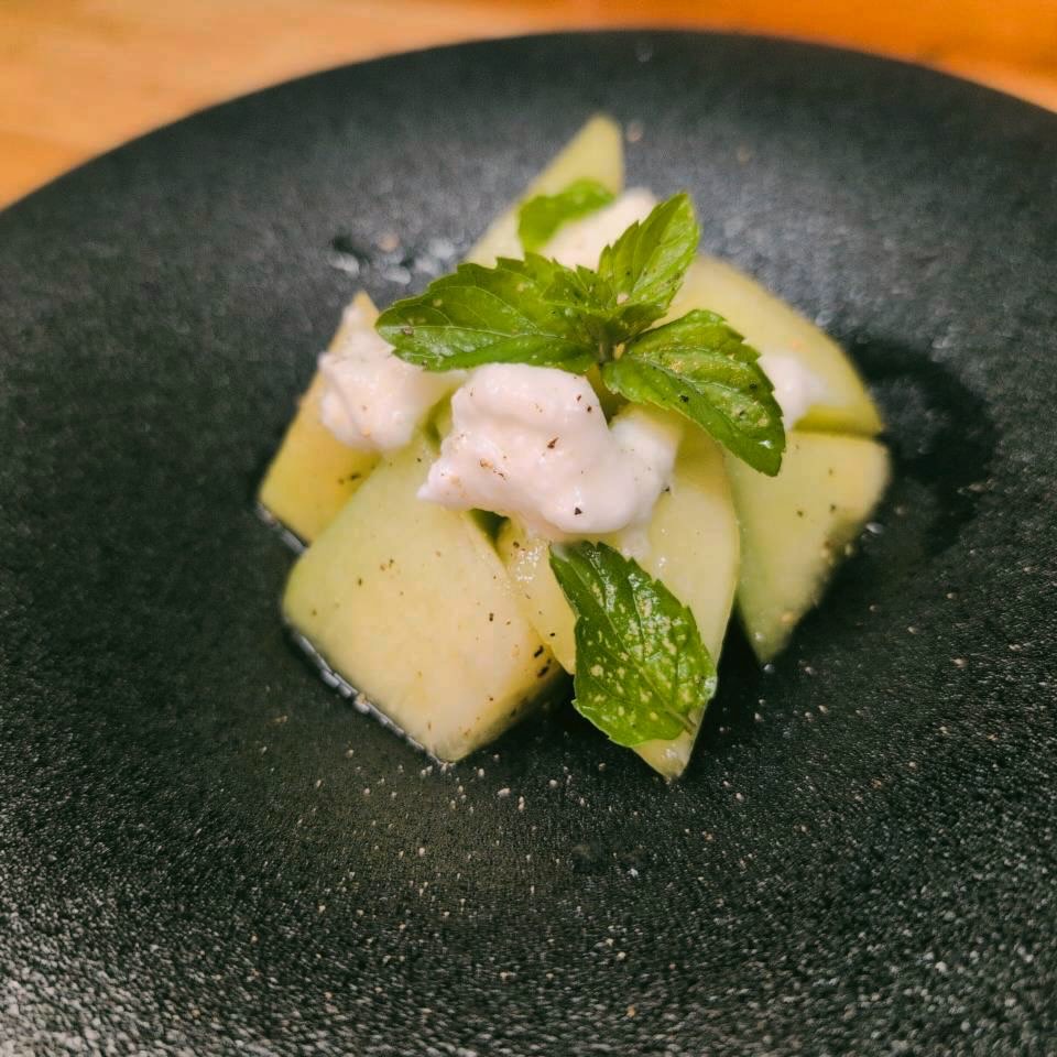 2026/07/03🥕⸝⋆

⎯⎯⎯⎯⎯⎯⎯⎯⎯⎯⎯⎯⎯⎯⎯⎯⎯⎯

dinner menu

大人気につき延長中！！！
「本日のフルーツ生モッツァレラカプレーゼ」

大人気のメロン
キンキンに冷えた辛めの白と一緒にどうぞ♡
⎯⎯⎯⎯⎯⎯⎯⎯⎯⎯⎯⎯⎯⎯⎯⎯⎯⎯⎯